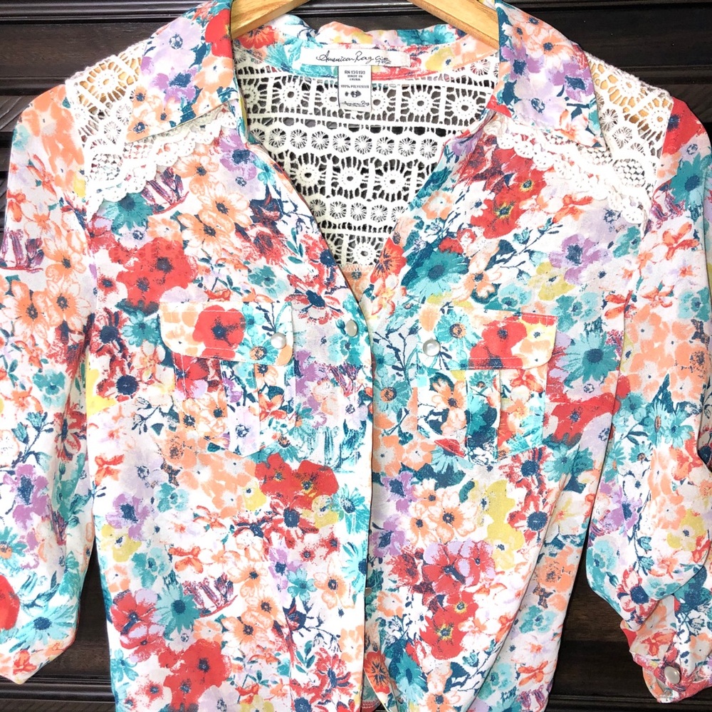 American Rag Floral Button Blouse - Picture 5 of 11